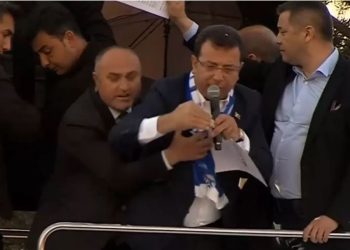 Kundër Erdoganit, kryebashkiaku i Stambollit sulmohet me gurë –