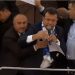 Kundër Erdoganit, kryebashkiaku i Stambollit sulmohet me gurë –