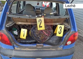 Sekuestrohen 11 kg hashash në Lezhë, 2 persona të arrestuar –