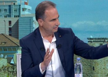 Kërcënojnë qytetarët me largime nga puna për votën –