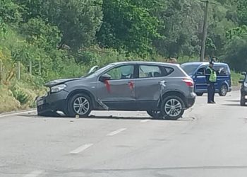 Aksidentohet makina me dasmorë në aksin Elbasan-Librazhd –