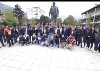 Mediu kërkon votat e të rinjve në Tropojë për Besnik Duzhën –