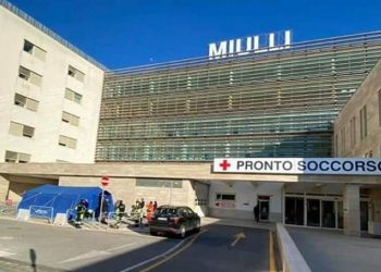 Itali/ Shqiptari qëllon me thikë bashkëshorten, gruaja në gjendje të rëndë –