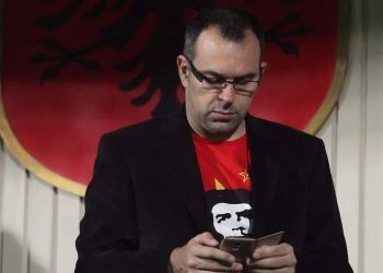 Kulla në mes të Vlorës po ndërtohet nga Olsi Rama –