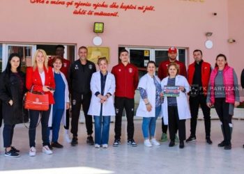 Partizani i lumturon ditën fëmijëve te “Kongresi i Manastirit” –