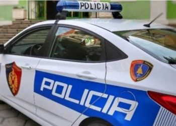 Vorë/ Persona të paautorizuar në qendrat e votimit, ndërhyn policia –
