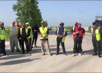 Punonjësit e inceneratorit të Fierit bllokojnë depozitimin e mbetjeve –