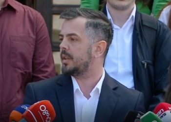 Protestë kundër shkrirjes së Akademisë së Albanologjisë: Marrëzia e radhës –