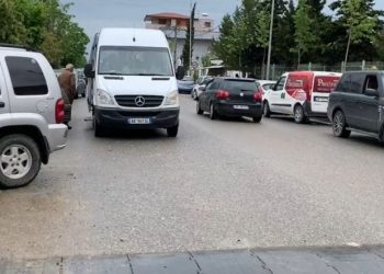 Skandal! Militantë nga PS erdhën dhe ikën me furgon nga QV –