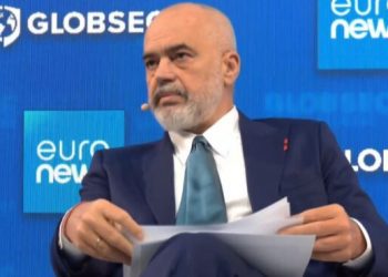 Më ranë flokët duke pritur hyrjen në BE –