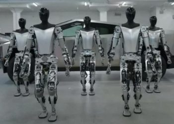 Roboti Optimus i Teslës mund të ecë dhe të kryejë detyra të thjeshta –