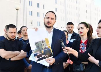Patronazhisti me vilë 4-katëshe, përfiton 2 apartamente –