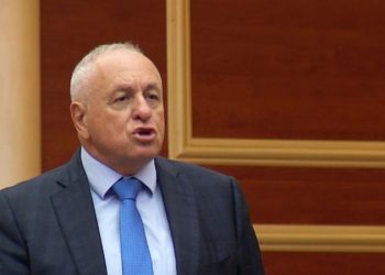 Krimineli u kthye në vendin e krimit, u prit me braktisje –