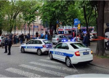 Të shtëna në një shkollë të Beogradit, raportohet për viktima –