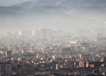 Ndotja në Tiranë në nivele kancerogjene –
