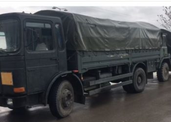 Me makina të ushtrisë, mbërrijnë materialet zgjedhore në Korçë –