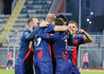 Vllaznia është “copë copë”, Sedloski nuk po gjen zgjidhje –