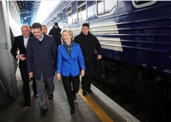 Von der Leyen viziton Kievin në Ditën e Evropës –