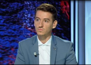 Universiteti i mbushur me lidhje nepotike –