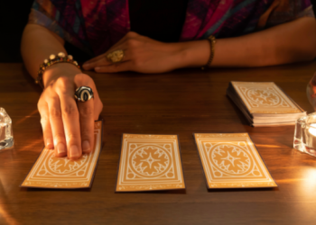 Bazuar në astrologjinë tuaj, ja 3 shenjat e horoskopit që tërhiqen më shumë nga ju –