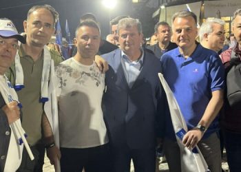 Bëri komente raciste për mbytjen e anijes me refugjatë, deputeti grek përjashtohet nga partia –