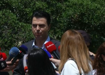 A do të garojë për kryetar të PD-së në 29 korrik? Përgjigjet Lulzim Basha –