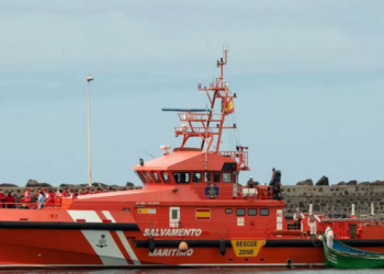 Tjetër tragjedi në Ishujt Kanarie? Dyshohet për 30 emigrantë të mbytur –