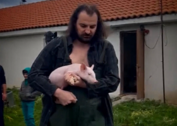 Pamje të reja nga filmi “Në kuadër të dashurisë”, ‘aktori’ më i ri, një… –