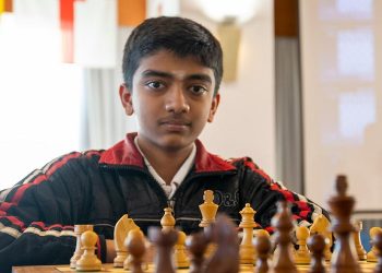 Shah/ Adoleshenti indian fiton ndaj 5-herë kampionit të botës –