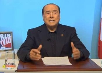 Berlusconi shtrohet sërish në San Raffaele, Salvini bën shaka me të –
