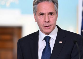 Blinken shpreson që ofensiva ukrainase do të detyrojë Putinin të negociojë –