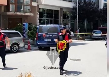 Dështon atentati, ja si i shpëtoi mrekullisht breshërisë së plumbave –