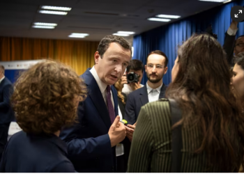 Flamuri në institucione është standard shtetëror –