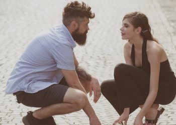 Ja tre shenja të zodiakut që mund të dashurohen me shikim të parë –