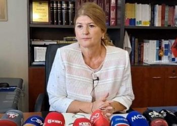 Pasi zhvati studentët, “zhduket” rektorja e Universitetit të Shkodrës –