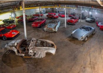 Gjenden njëzet makina Ferrari të humbura gjatë uraganit Charley –