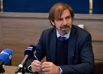 Stadiumi i ri i Milanit të mbajë emrin e Berlusconit –