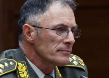 Gjenerali serb i kërkon KFOR-it të mbrojë serbët në Kosovë –