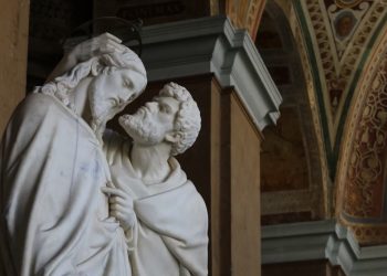 Dishepulli misterioz që e tradhtoi Jezusin me një puthje –