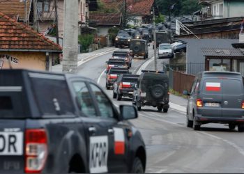 Shefi i KFOR-it u bën thirrje Prishtinës e Beogradit që të ulen e të bisedojnë –