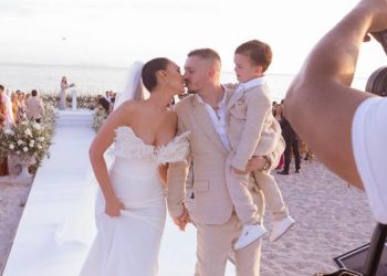 Mendohej se ishin miq të çiftit, ja kush mungonte në dasmën e Kleas dhe Elgitit –