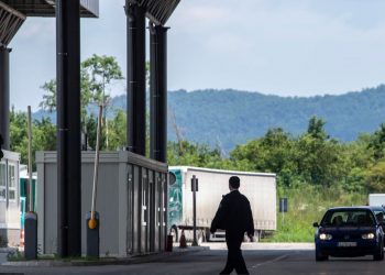Të dyja palët po pësojnë për shkak të bllokadave në kufi –