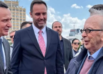 Kadare në Panairin e Librit në Prishtinë, e cilëson si ngjarje… –