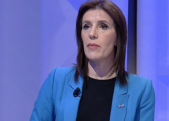 Kërkoi të rinte me dy fëmijët jetimë por GJKKO… –