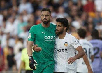 Inter mendon për talentin gjeorgjian nëse largohet Onana, por duhet sfiduar Milani –