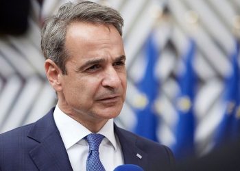 Mitsotakis bën thirrje për taktika inovative në ndalimin e trafikimit ilegal të njerëzve –
