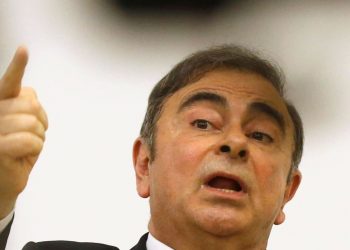 Ish-shefi i Nissan-it i kërkon kompanisë dëmshpërblim prej 1 miliard dollarësh –