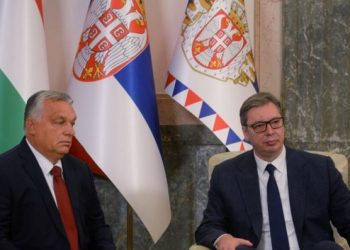 Orban ndërmjetëson lirimin e 3 policëve në takimin me Vuçiç –