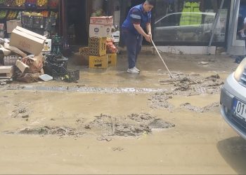 Nis evidentimi i dëmeve të shkaktuara nga vërshimet në Pejë –
