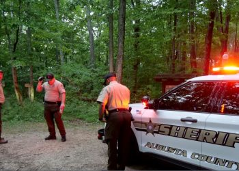 Katër viktima nga rrëzimi i avionit privat që fluturoi mbi Uashington –